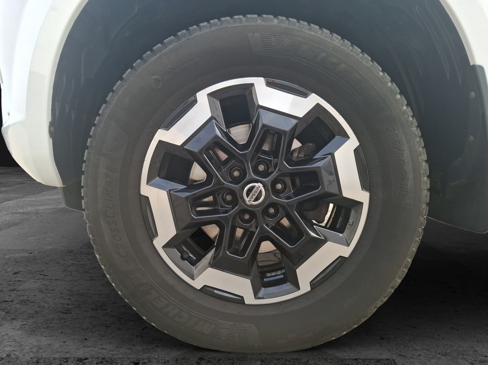 Fahrzeugabbildung Nissan Navara NP300 4x4 ASG 03.2027 o. 160T KM AHK Klim