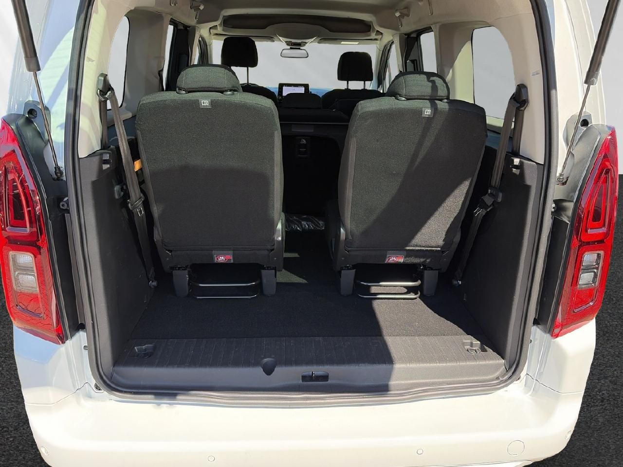 Fahrzeugabbildung Opel Combo Life XL 1,5 Ultimate 7-Sitzer