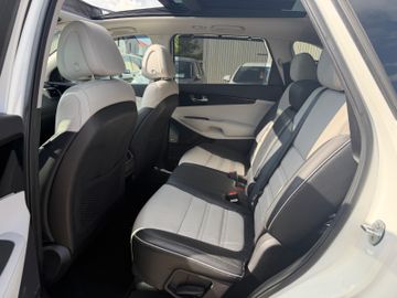 KIA Sorento - 9