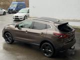 Nissan Qashqai 1.7 dCi Tekna LED Navi Pano Kamera AHK - Nissan Qashqai: Allradantrieb