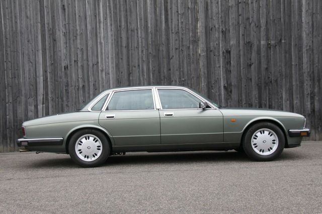 Jaguar XJ40 Soverein mit 2 Jahre Garantie