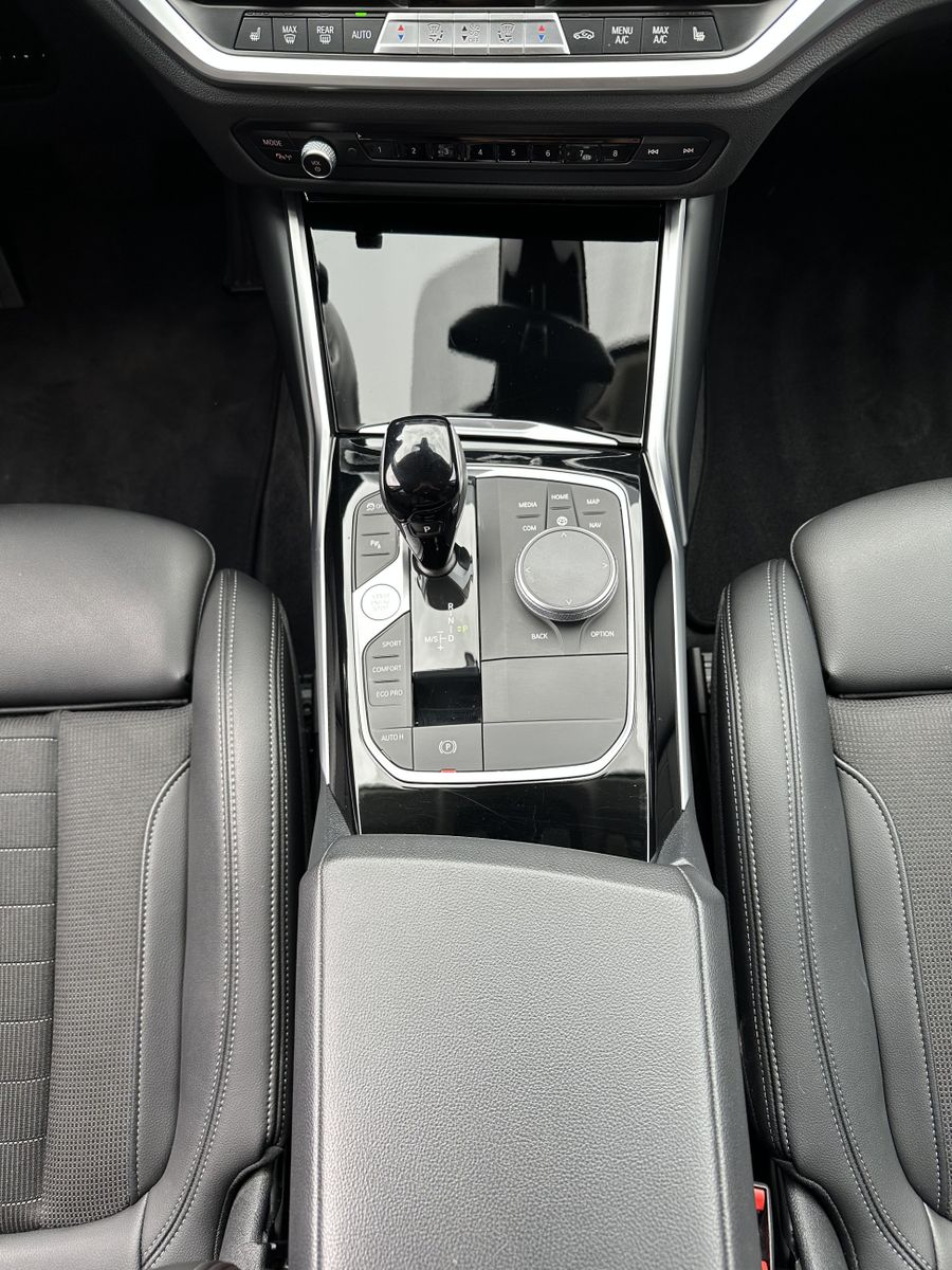 Fahrzeugabbildung BMW 320d Touring Sport-Line NAV+LED+KAMERA+17ZO+1HD