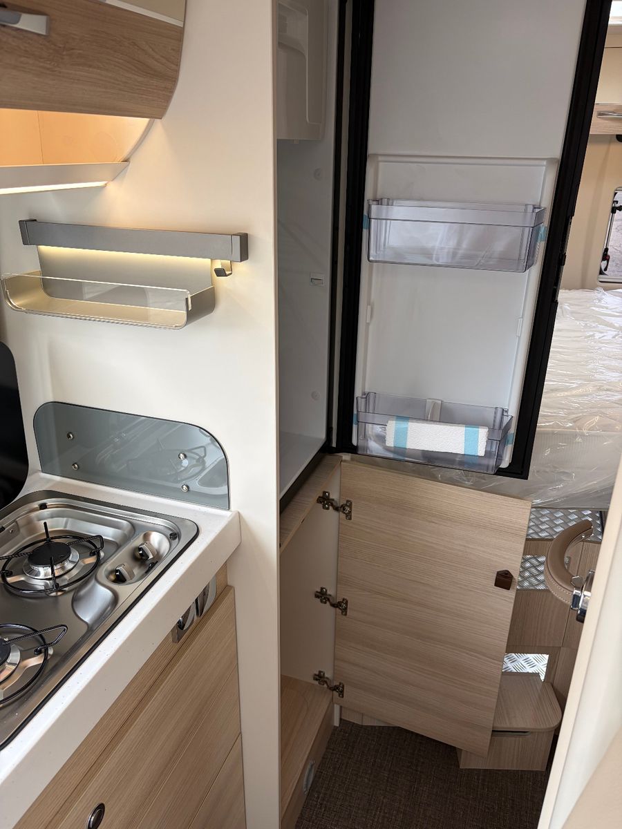 Fahrzeugabbildung Eura Mobil Van V635 HB