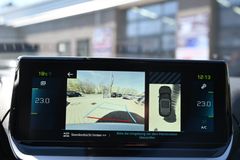 PEUGEOT 2008 e- GT NAVI 13tkm 1.Hd CAM Leder PEUGEOT 2008 e- GT NAVI 13tkm 1.Hd CAM Leder