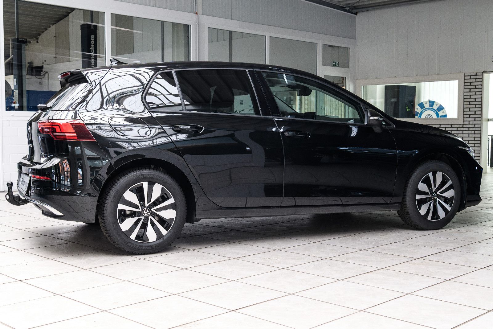 Fahrzeugabbildung Volkswagen Golf VIII Lim. 1.5 TSI Goal +AHK+GJR+KAM+NAVI