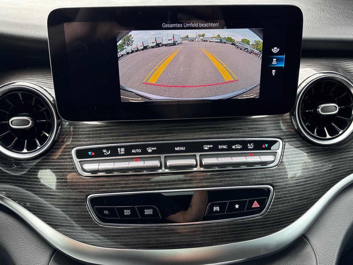 Mercedes-Benz V 300 d Edition lang AMG Pano Kamera AHK2,5t 9G