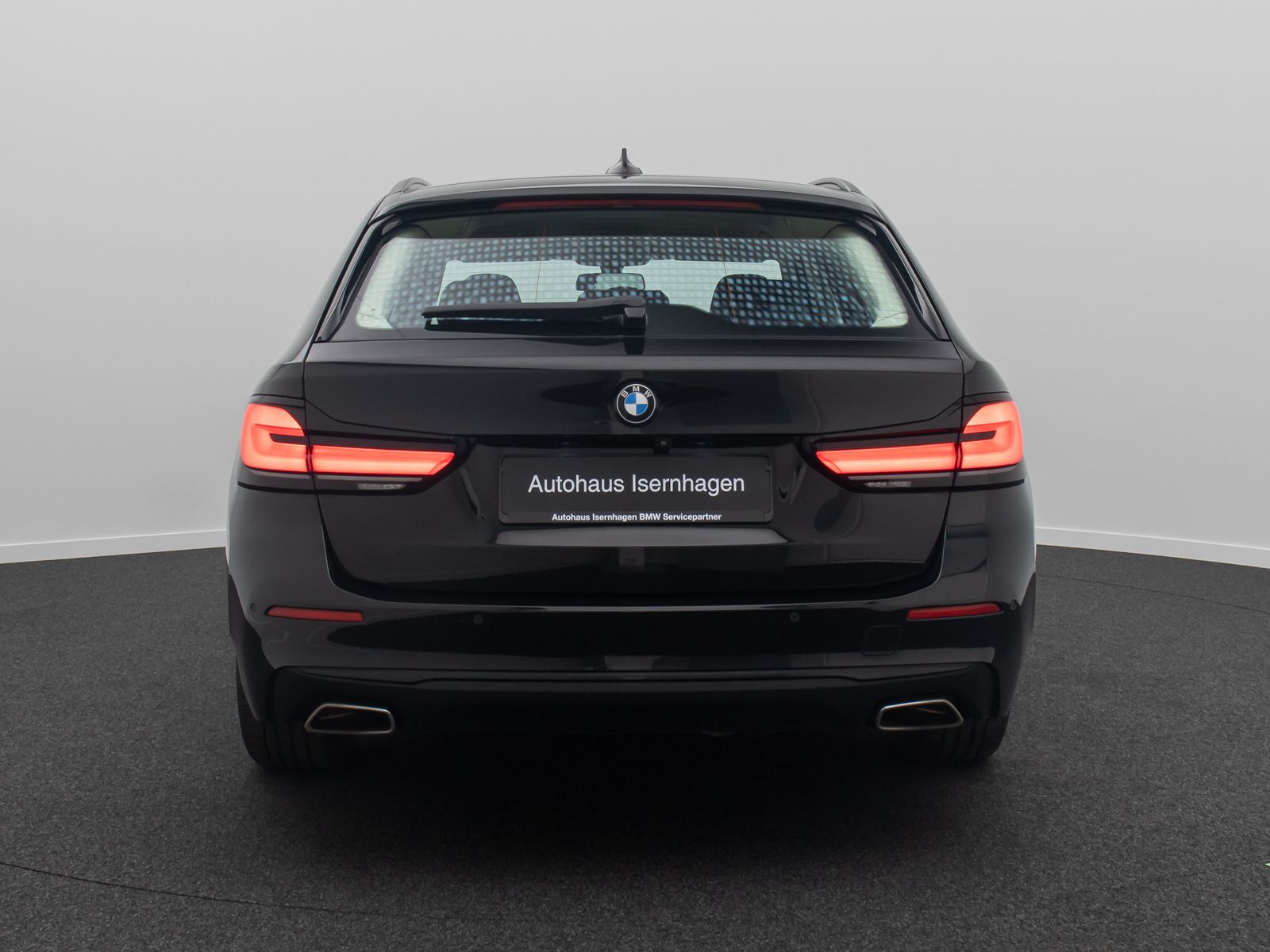 Fahrzeugabbildung BMW 520d DriveAssist AHK 4xKlima Alarm DAB Kamera