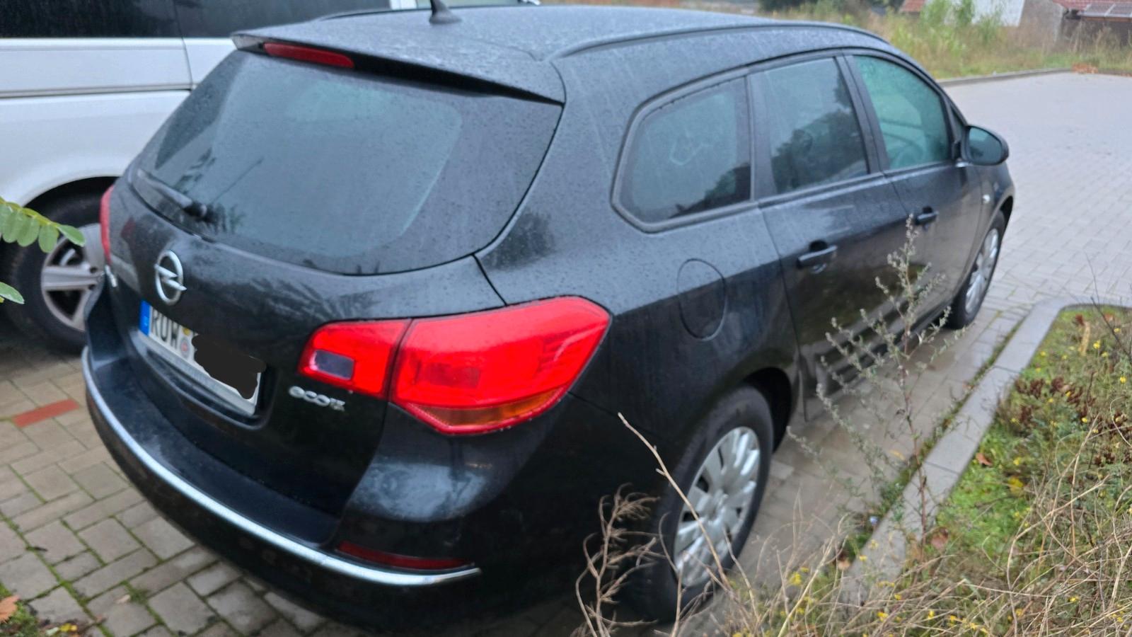 Opel Astra 2013 — photo 5