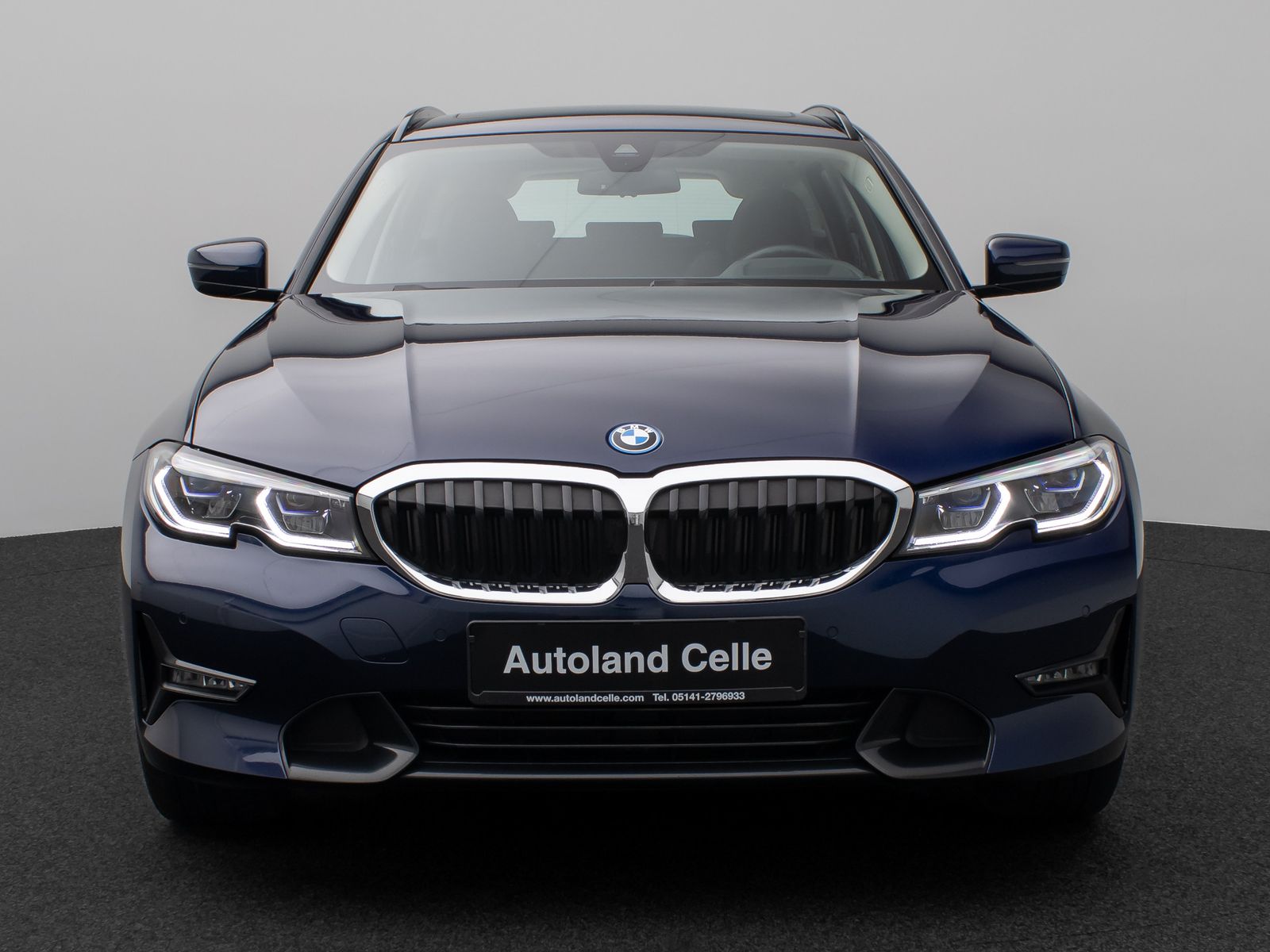 Fahrzeugabbildung BMW 330e xD SportLine Pano Kamera Laser HUD DAB HiFi