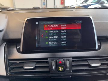 BMW 218d Active Tourer *NAVI*1.HAND*19%*PDC*SHZ*