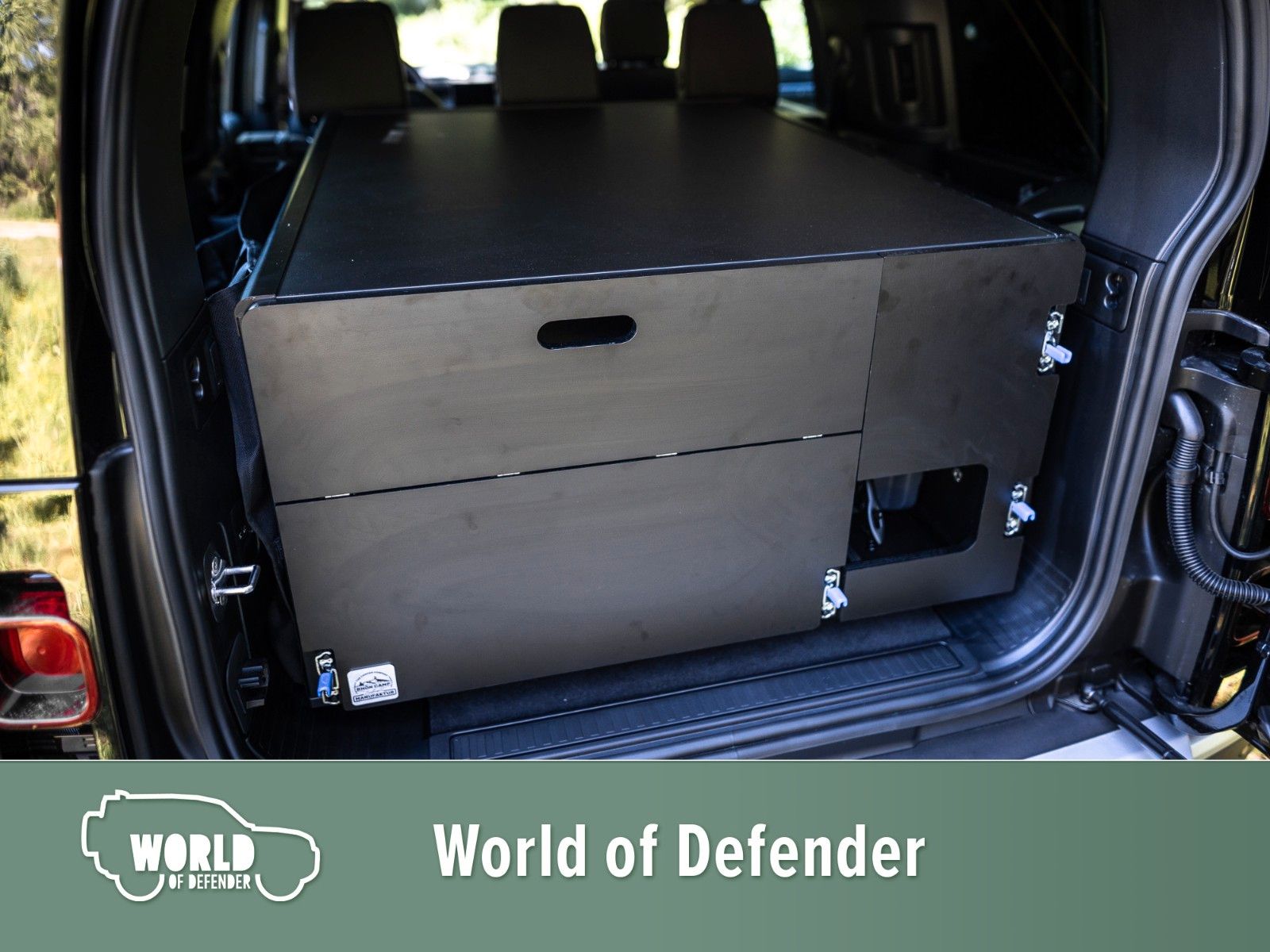 Fahrzeugabbildung Land Rover Defender 130 D250  X-Dynamic SE Basecamp Edition