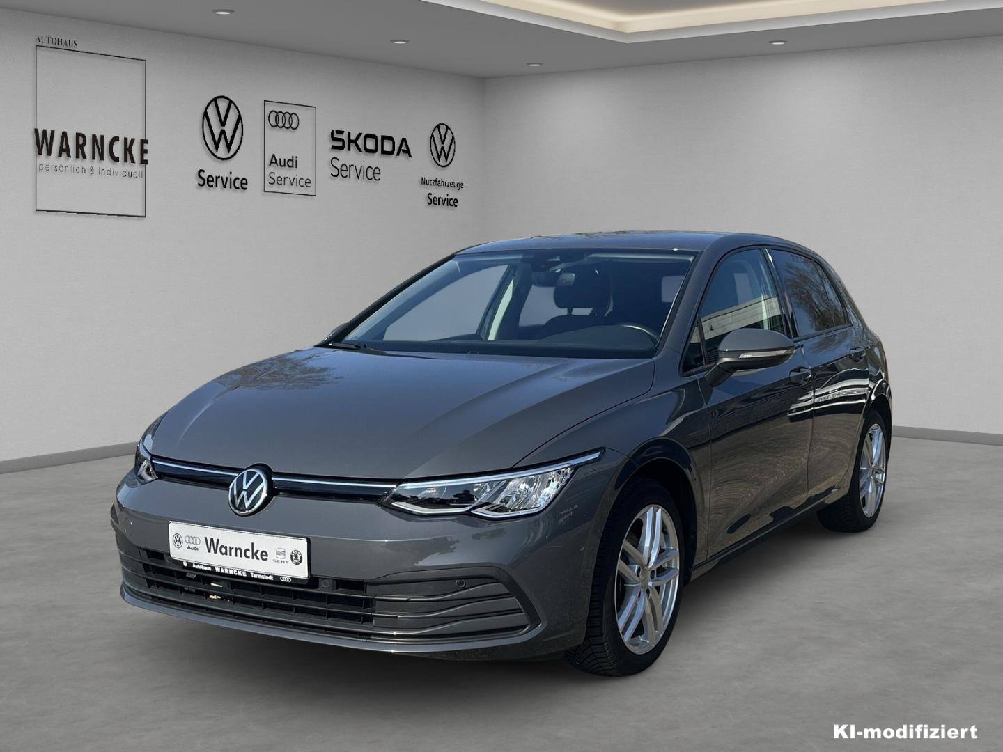 Volkswagen Golf VIII 1.5 TSI Life LED ACC LM GJR PDC NAV SH