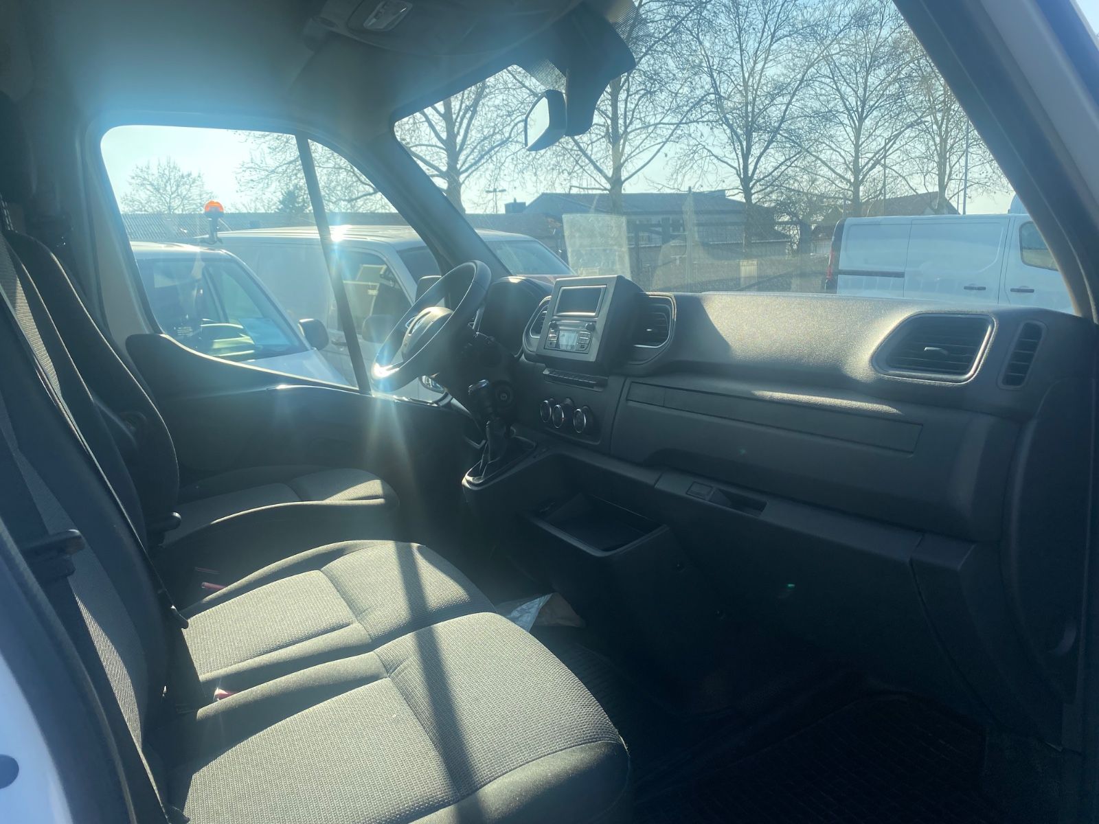 Fahrzeugabbildung Renault Master III Kasten L2H2 HKa 3,5 Komfort,56302KM