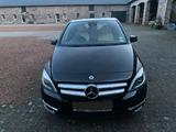 Mercedes-Benz B180CDI  AMG-LINE VOLL KUNSTLEDER BEIGE - Mercedes-Benz B 180 Gebrauchtwagen in Aachen