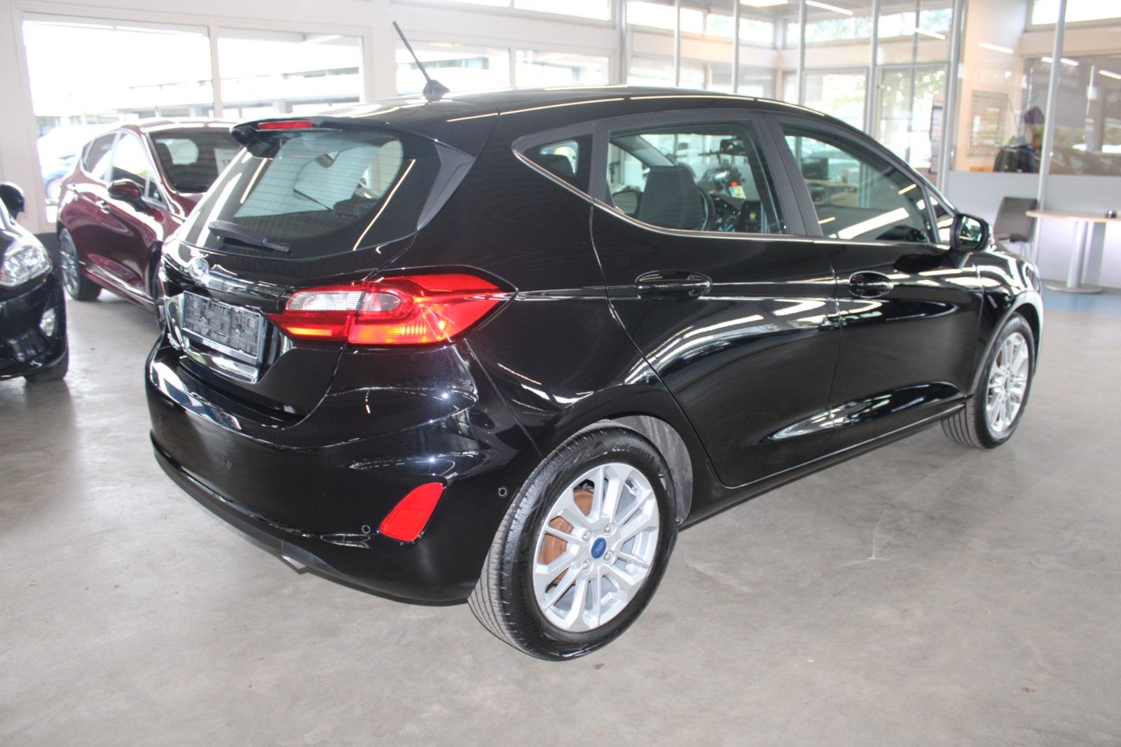 Fahrzeugabbildung Ford Fiesta Titanium 5-T LED RFK PANODACH ACC WinterP