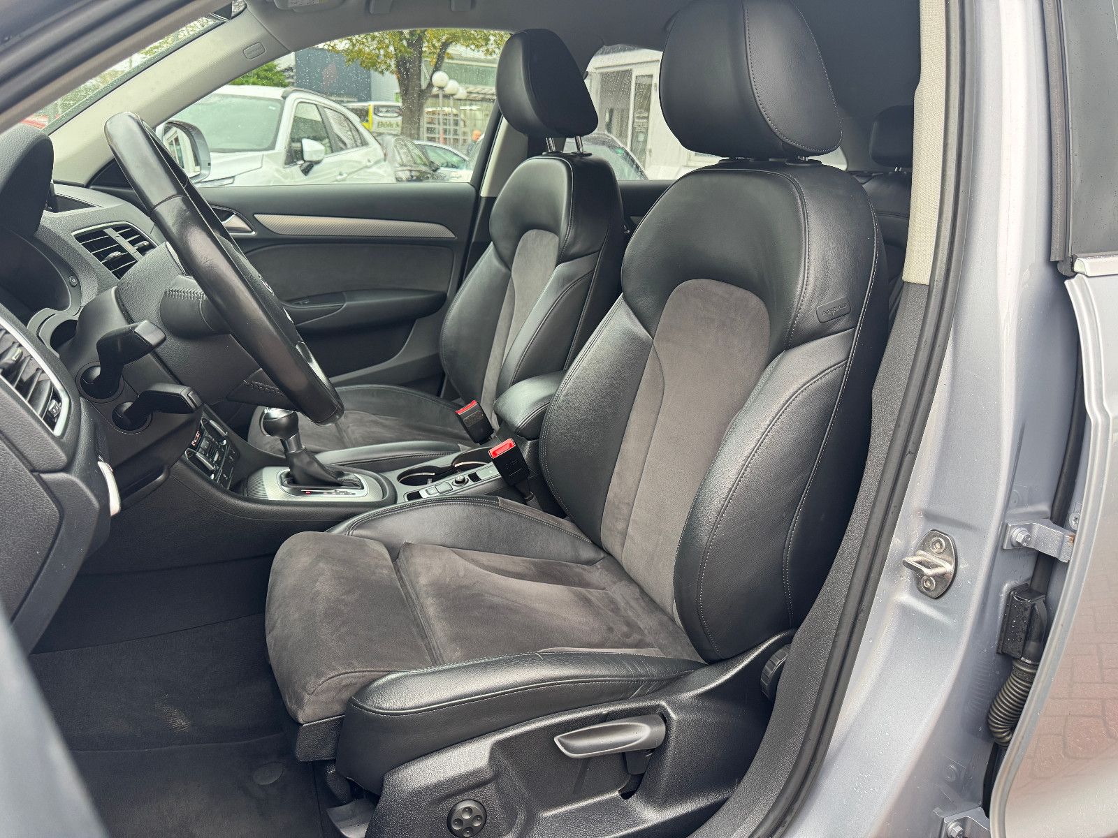 Fahrzeugabbildung Audi Q3 2.0 TDI QUATTRO S-TRONIC S-LINE SPORTPAKET