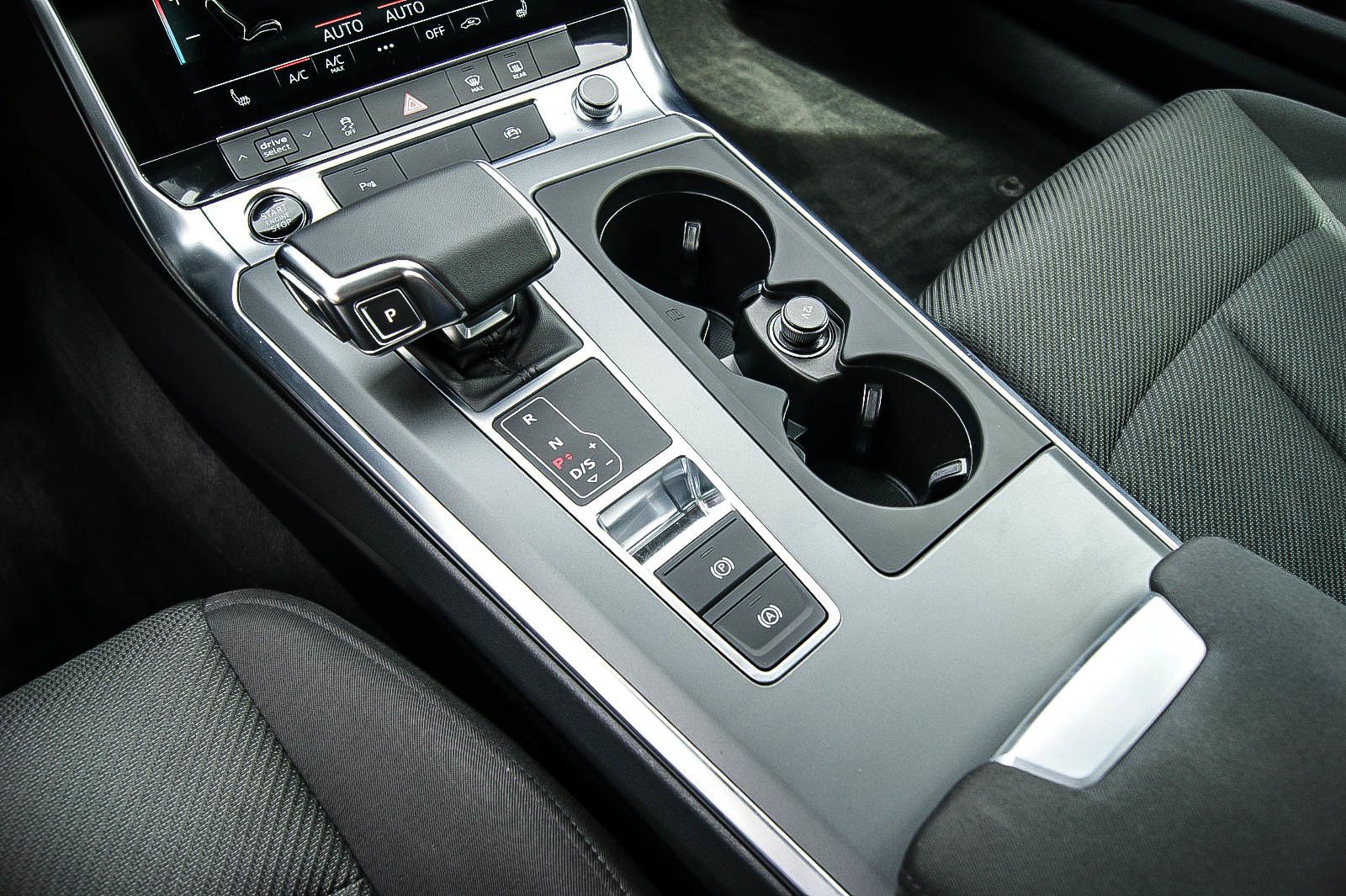 Fahrzeugabbildung Audi A6 Avant 35 TDI S-tronic NAVIGATION VIRTUAL LED