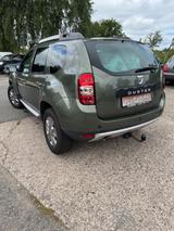 Dacia Duster I Laureate 4x2 - Dacia Duster: Grün