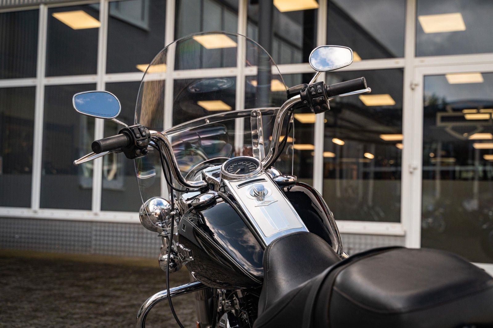 Fahrzeugabbildung Harley-Davidson FLHRC Road King Classic 103 CUI - PENZL  AUSPUFF
