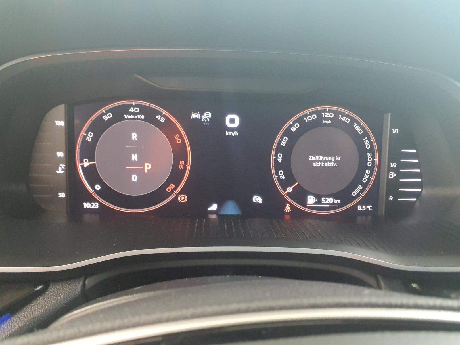 Fahrzeugabbildung SKODA Octavia Combi TDI Sportline DSG Matrix Navi AID