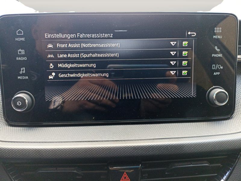 Fahrzeugansicht 13 Fahrzeugabbildung SKODA Fabia 1.0 TSI Essence