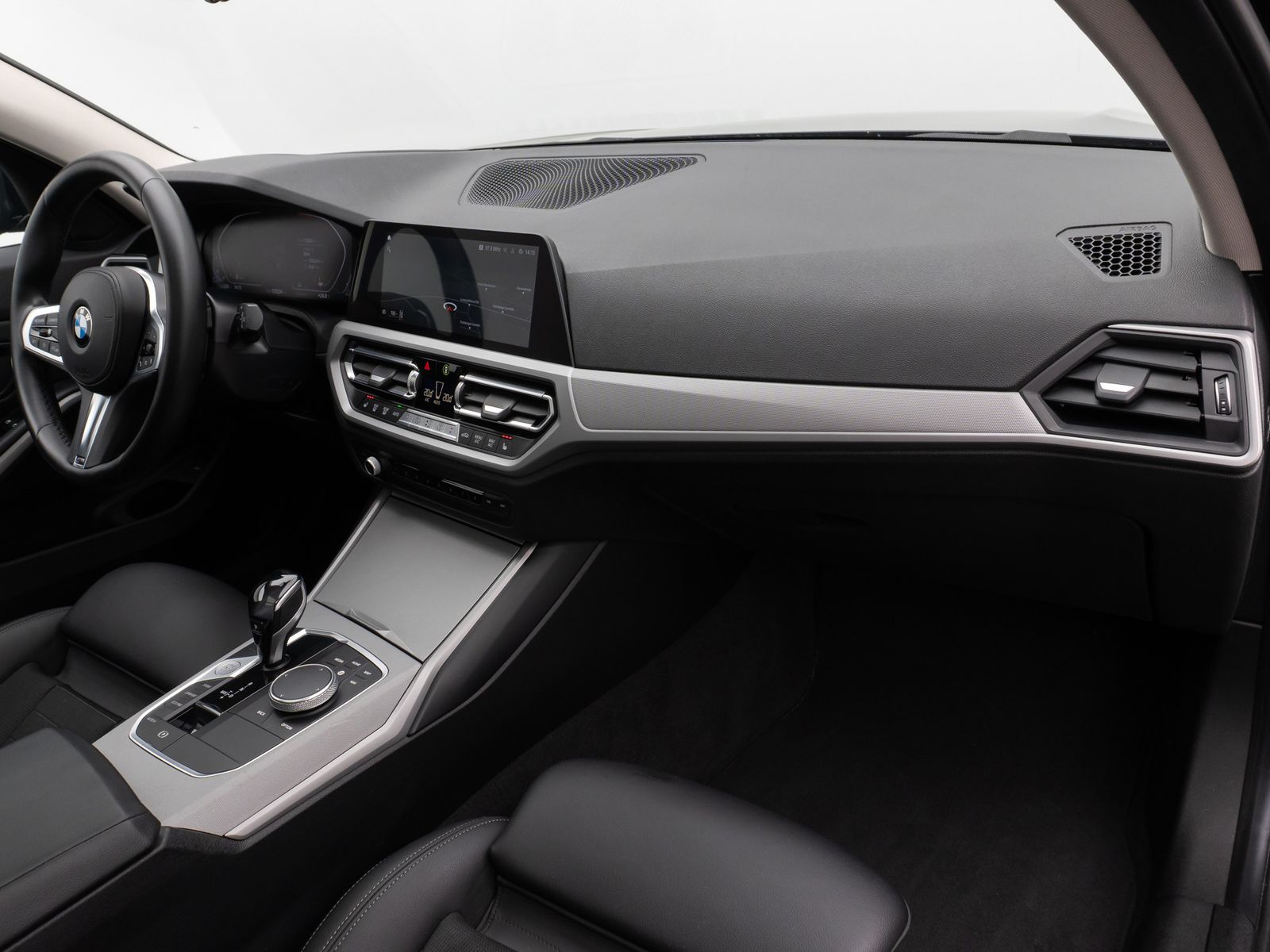 Fahrzeugabbildung BMW 320d Panorama Laser PDC HUD HiFi Komfort Alarm