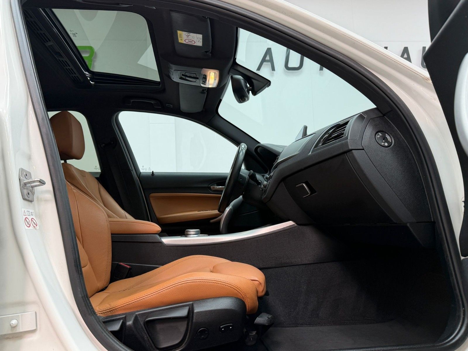 BMW 120 i /M SPORT / NAVI / SHZ / SCHIEBEDACH foto 15