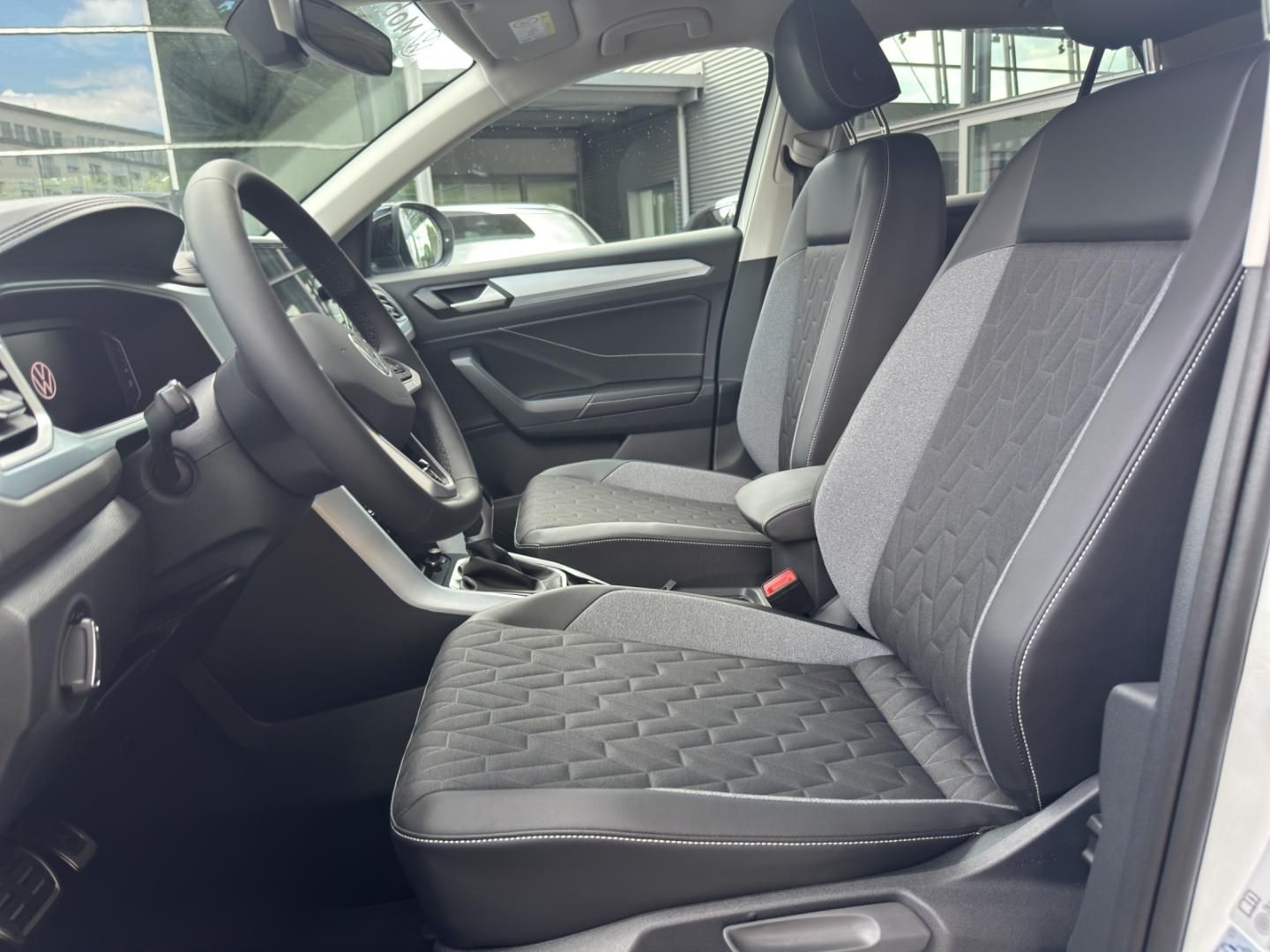 Fahrzeugabbildung Volkswagen T-ROC Life Goal,AHK,GJR,RFK,Climatronic,uvm.