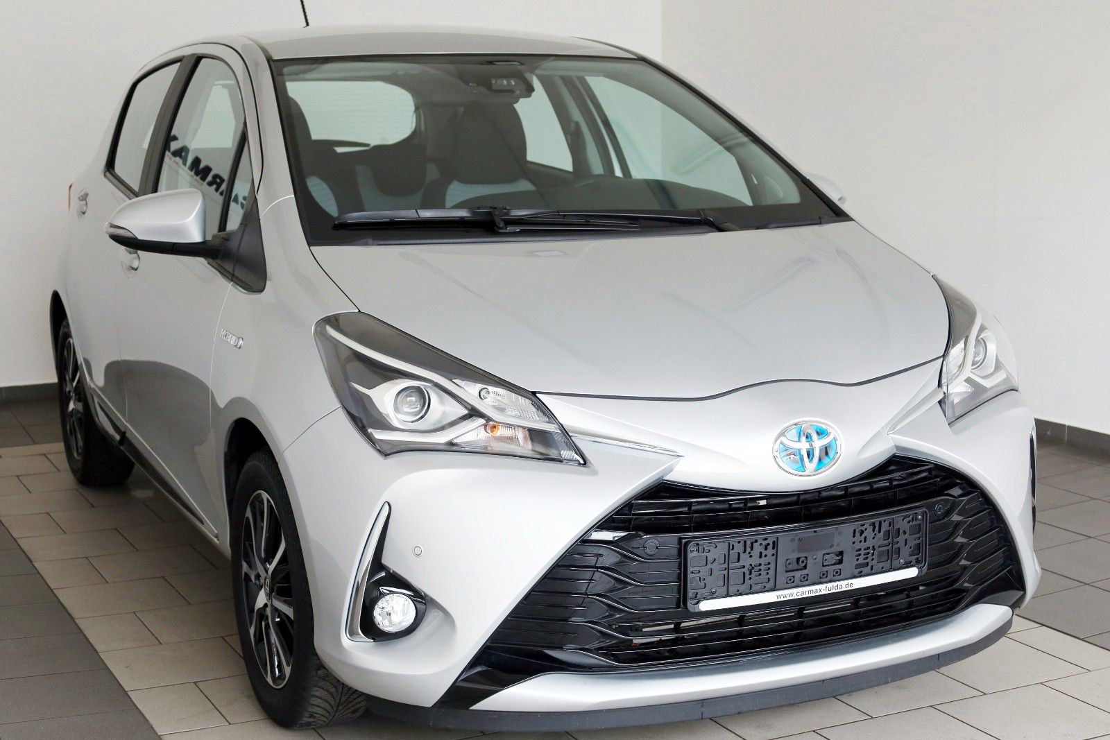 Fahrzeugabbildung Toyota Yaris Hybrid Team D Kamera,LM+Allwetterreifen