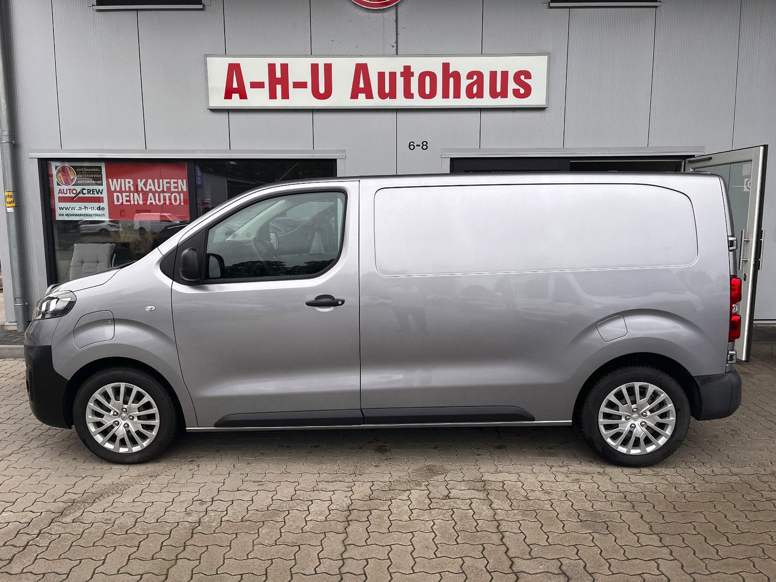 Fahrzeugabbildung Opel Vivaro Kasten -e Edition M