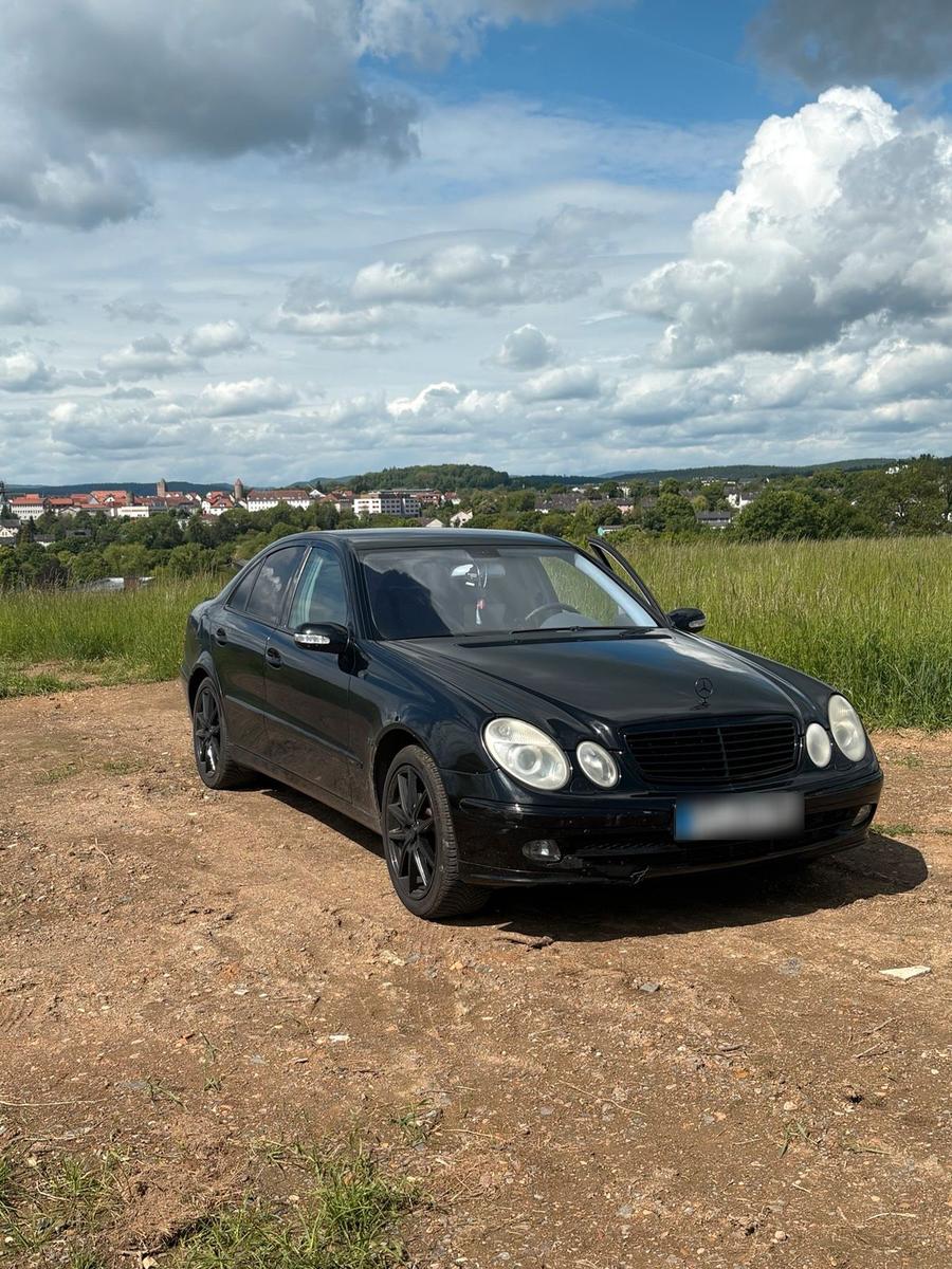 Mercedes-Benz E 320