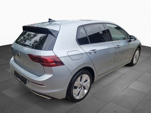 Fahrzeugabbildung Volkswagen Golf VIII 1.5 TSI STYLE AHK LED-PLUS KAMERA KLIM