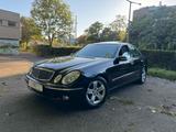 Mercedes-Benz E 320 AVANTGARDE/ AUTOMATIK/ LEDER/ NAVI - gebrauchte Mercedes-Benz E 320 aus dem Jahr 2004
