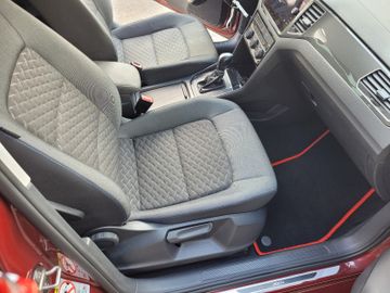 Volkswagen Golf - 10