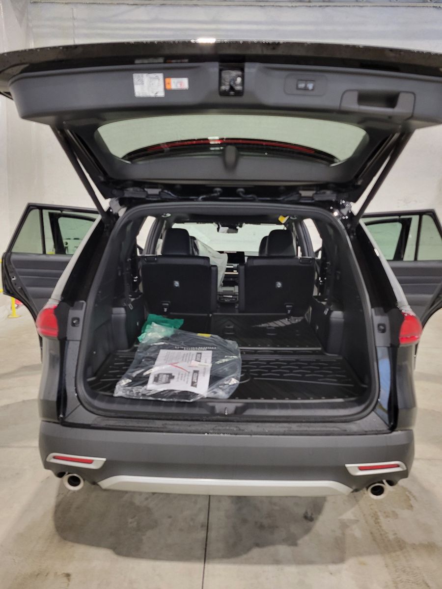 Fahrzeugabbildung Toyota GRAND Platinum Max T1: 68.000 EURO