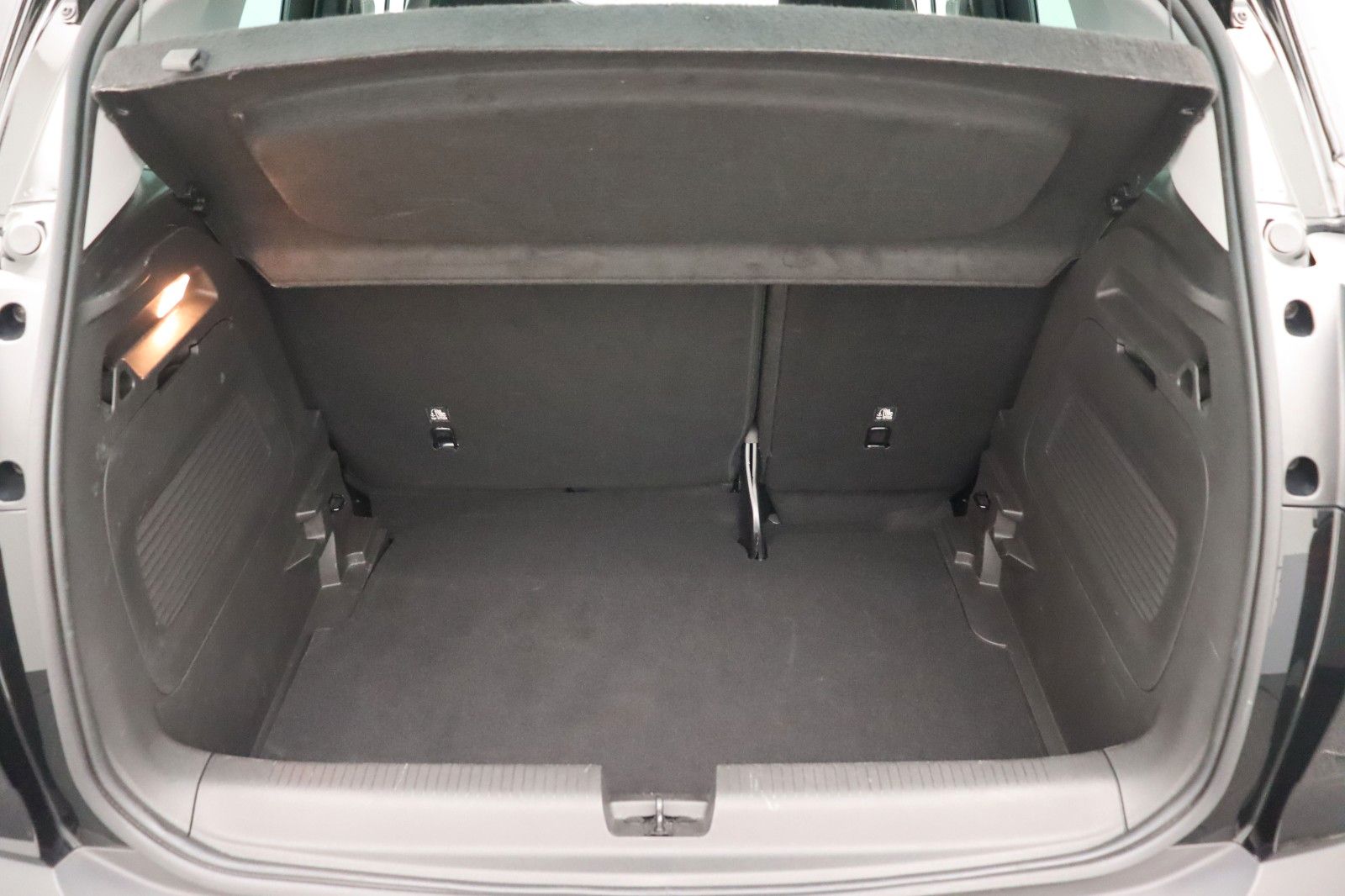 Fahrzeugabbildung Opel Crossland 1.2 Elegance PANO LED NAVI