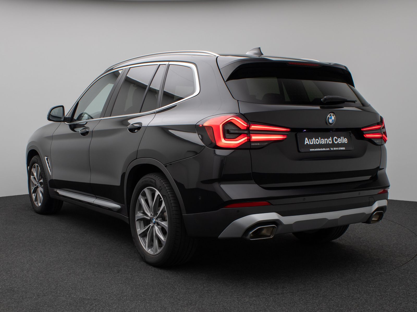 Fahrzeugabbildung BMW X3 xD30i Kamera DAB HiFi WLAN Leder Sport 19Zoll