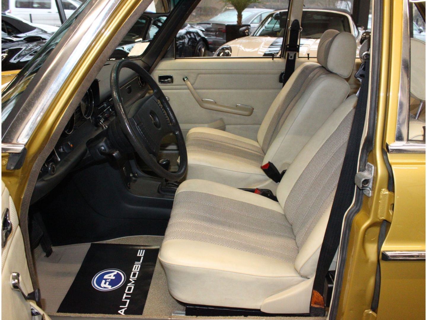 Fahrzeugabbildung Mercedes-Benz 200 W 115 Strich 8*Voll Restauriert*Note 2+