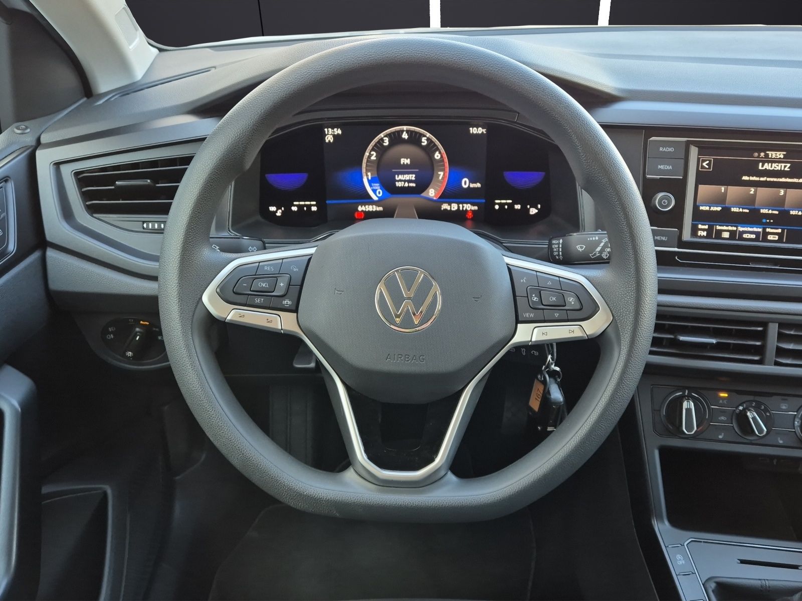 Fahrzeugabbildung Volkswagen Taigo TSI LED AHK SH PDC Klima DAB+