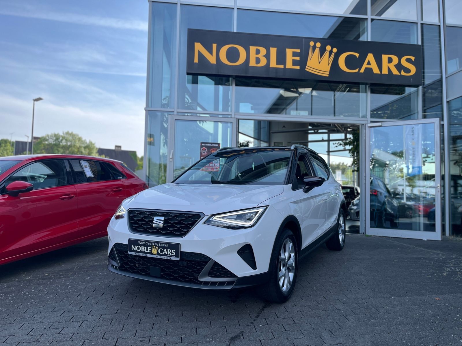 Fahrzeugabbildung SEAT ARONA  1.5 TSI DSG FR ACC LED NAV RFK SHZ 17"