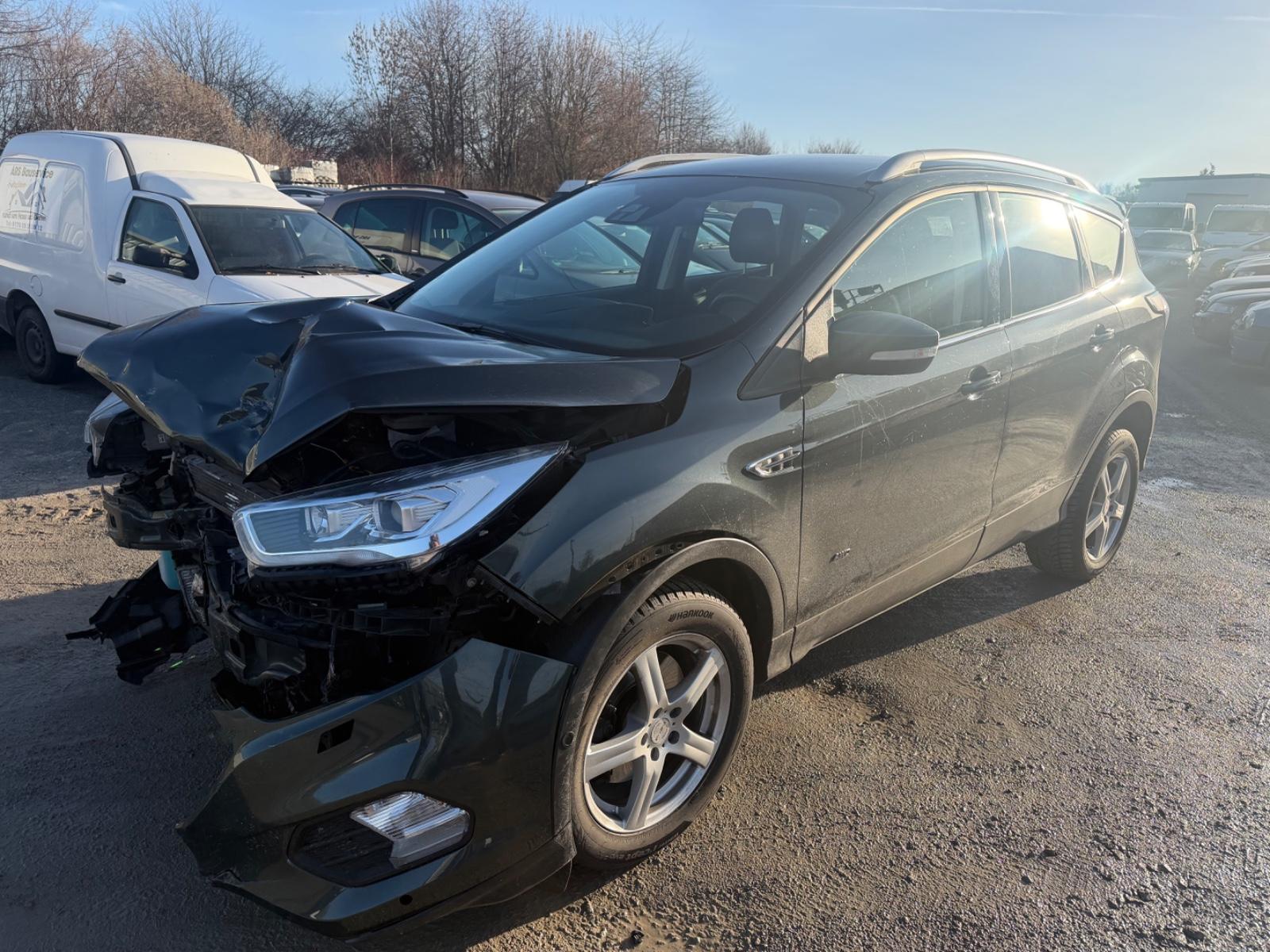 Ford Kuga Titanium LEDER-NAVI.KAMERA-4X4