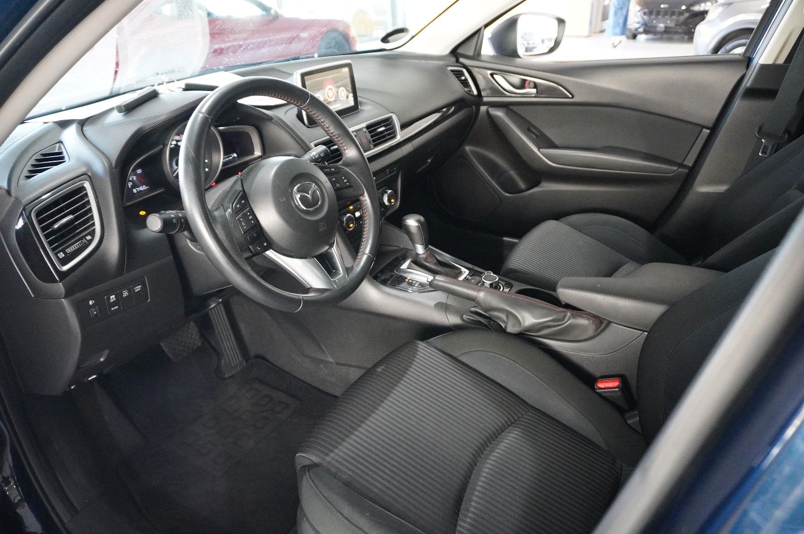 Fahrzeugabbildung Mazda 3 Lim. 2.0 SKYACTIVE VISION KLIMA/SHZ/PDC/TEMP.