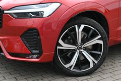 Fahrzeugabbildung Volvo XC60 B4 D AWD Autom R-Design*STDHZG*PANO*ACC*AHK