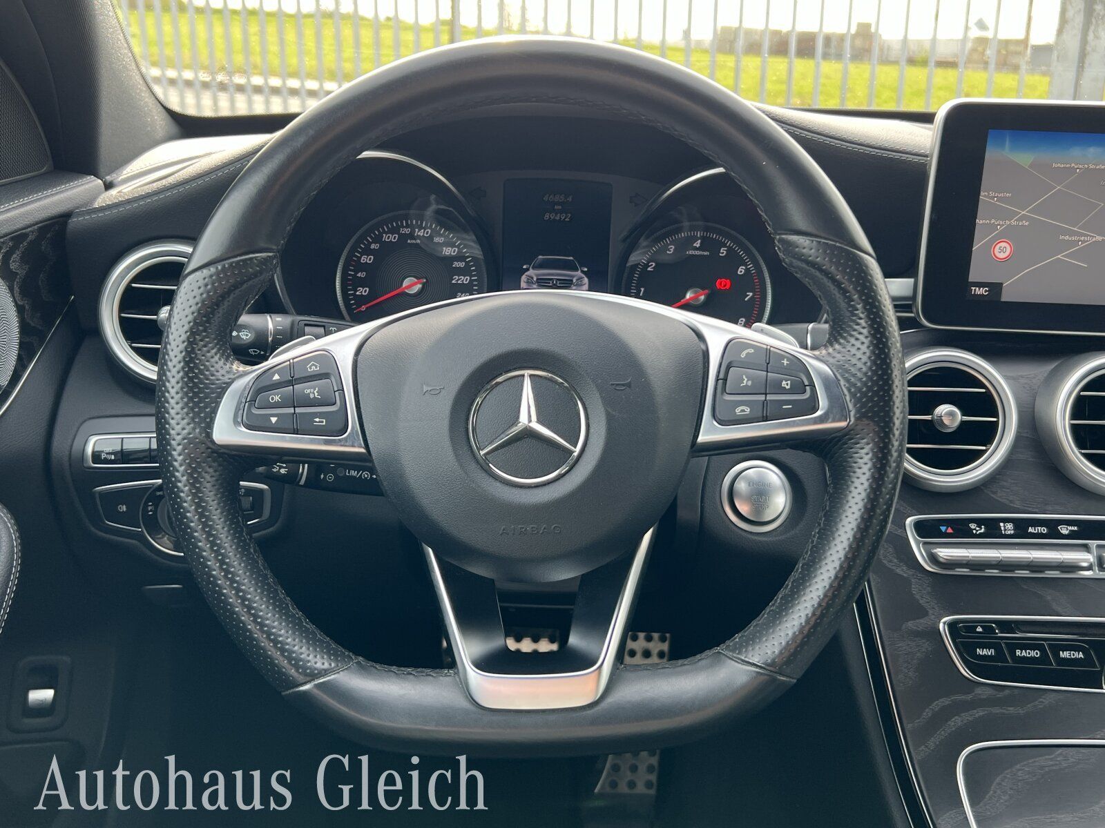 Fahrzeugabbildung Mercedes-Benz C 400 T AMG Line 4Matic AMG-Line Interieur/Navi
