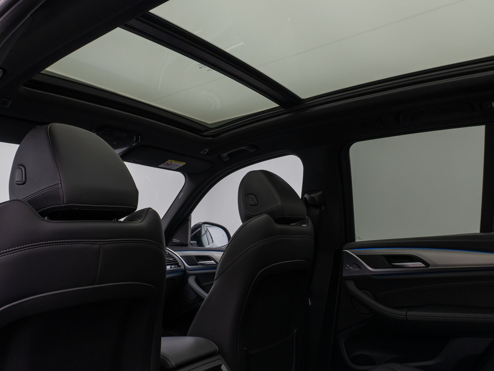 Fahrzeugabbildung BMW iX3 Impressive Panorama 360°HUD DAB H/K Komfort