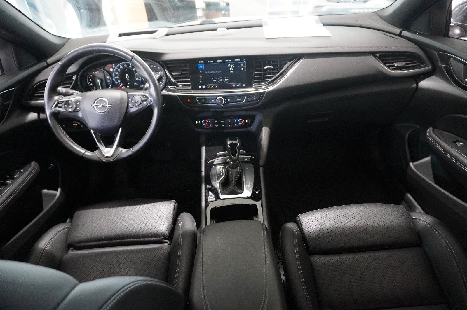 Fahrzeugabbildung Opel Insignia B ST 2.0D BUSINESS NAVI/HUD/KAMERA/AHK
