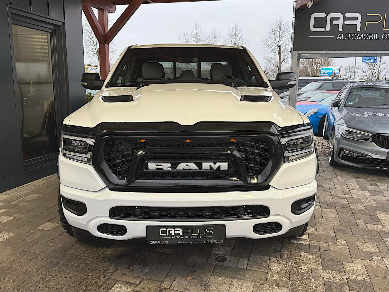 Fahrzeugabbildung Dodge RAM 5.7 V8 HEMI Night Editon Offroad LONGBED LED