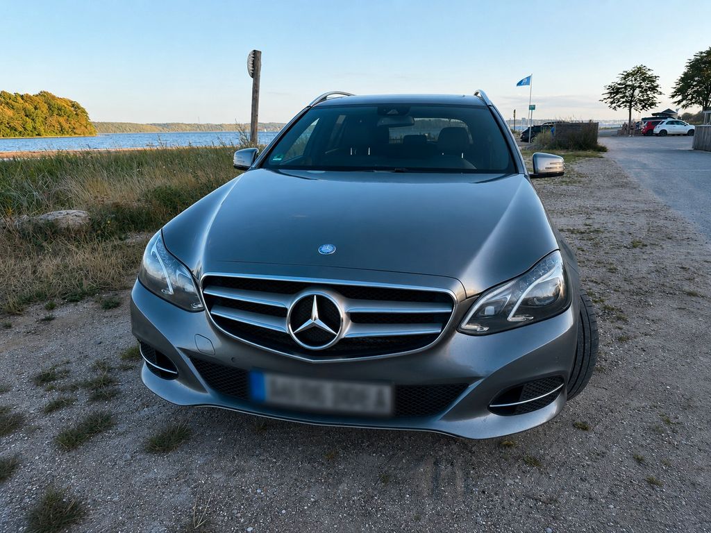 Image of Mercedes-Benz E 300