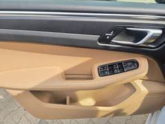 Fahrzeugabbildung Macan El. Panodach Navi Leder Soundsystem LED Dy