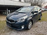 Kia Carens - blaue Kia Carens
